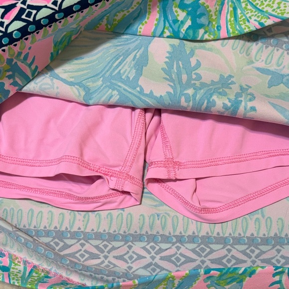 Lilly Pulitzer Pink and Blue Leaf Print Luxletic Skort Size 8 - Picture 9 of 14